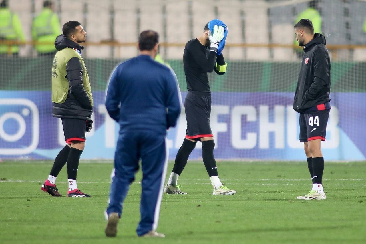 عکس | پایان تلخ پرسپولیس و اشکهای بیرانوند با لباس آبی رقیب