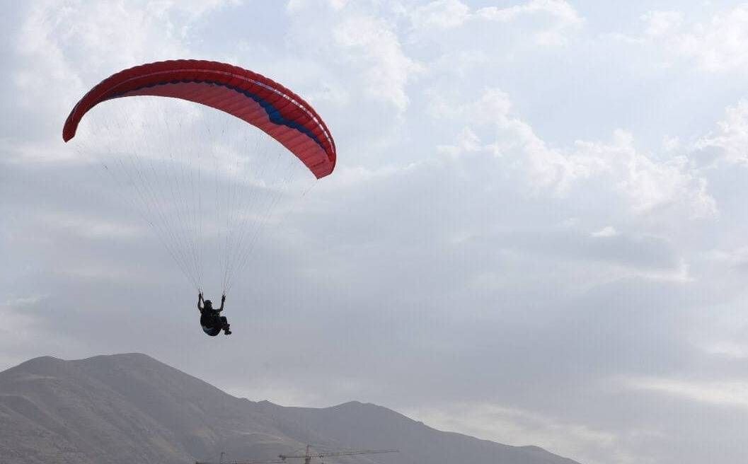 لذت پرواز با پاراگلایدر در تهران تجربه کنید