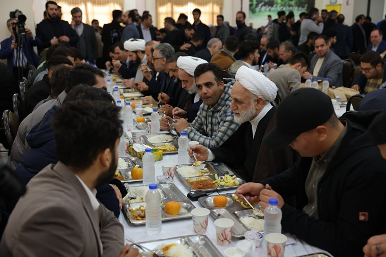 ناهار اژه ای در دانشگاه