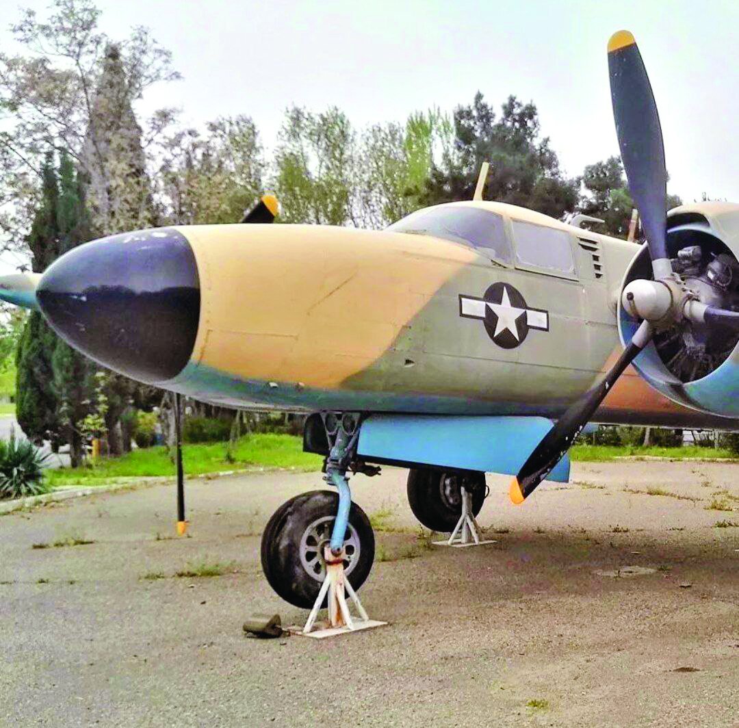 هوانوردی در کیلومتر۴ | ازتماشای هواپیمای شاه تا توپولوف های زمینگیر شده