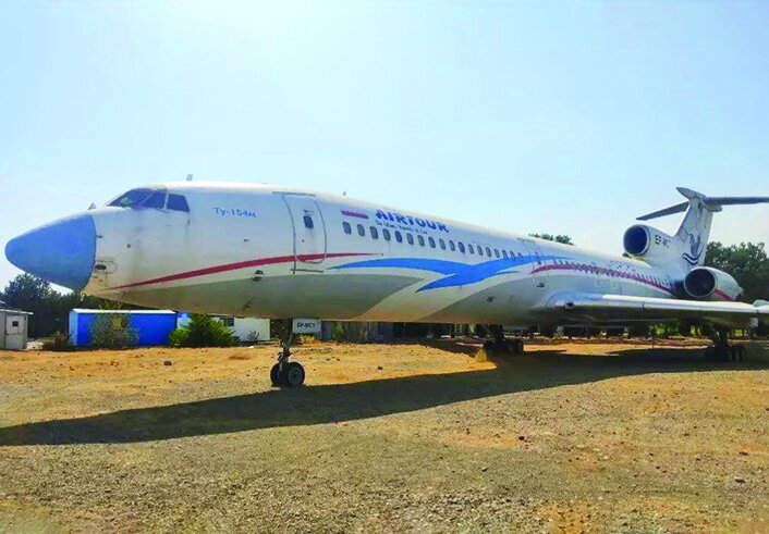 هوانوردی در کیلومتر۴ | ازتماشای هواپیمای شاه تا توپولوف های زمینگیر شده