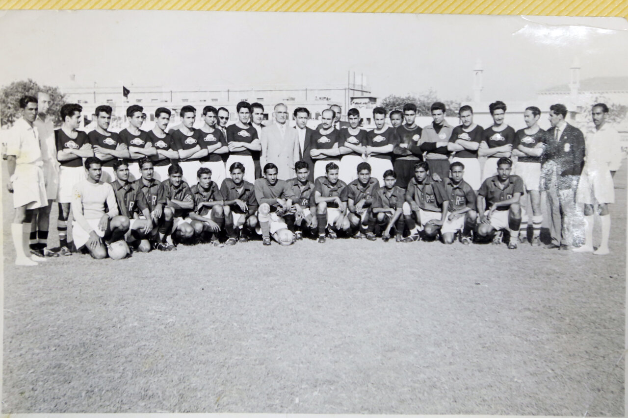 وقتی «لوکوموتیو» از زمین خاکی راهآهن به راه افتاد | چگونه کمپ آمریکاییها کارخانه بازیکنسازی شد؟