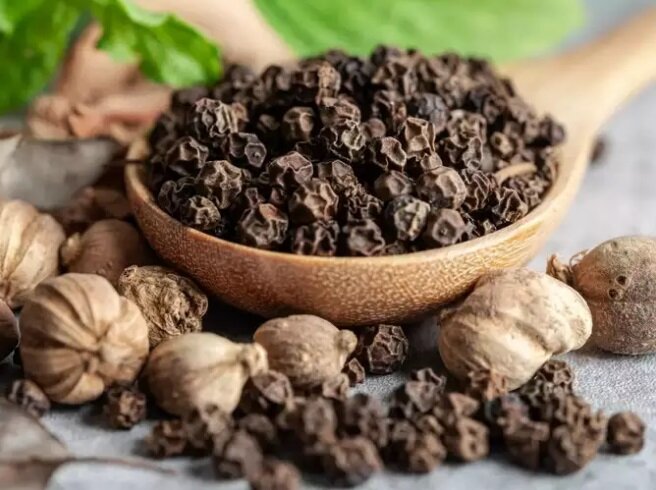 تندی فلفل را چگونه از بین ببریم ؟ ؛ راههای رفع تندی فلفل از دست و دهان و غذا