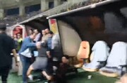 واضح‌ترین تصویر از کتک‌کاری در بازی استقلال با فولاد | هاشمی نسب را روی نیمکت استقلال زدند؟ + ویدئو