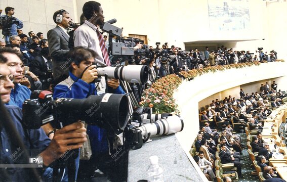 تصاویر کمتر دیده شده از هشتمین اجلاس سران کشور‌های اسلامی در سال ۷۶