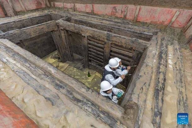 تصاویر کشف یک مقبره باستانی با فهرست دقیقی از اشیاء دفن‌شده در چین