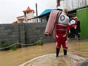 نجات نفسگیر تنها ساکن یک روستا از سیل | ویدئو