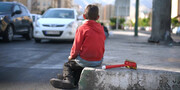 پدیده جدید بر سر چهارراه‌های تهران | امانی : کودکان کار به تکدی‌ گری روی آورده‌اند