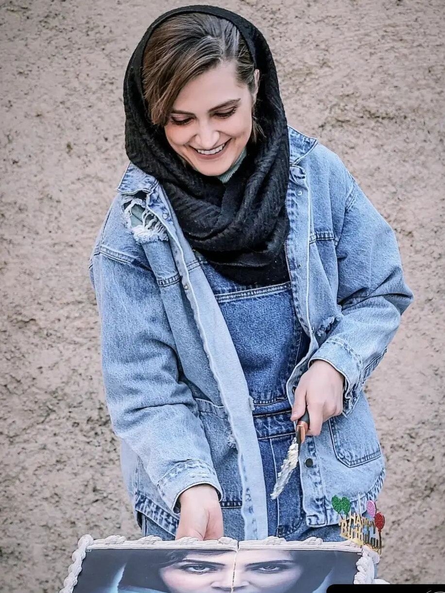 تصاویر پشت صحنه زخم کاری ؛ الناز ملک در کنار جواد عزتی