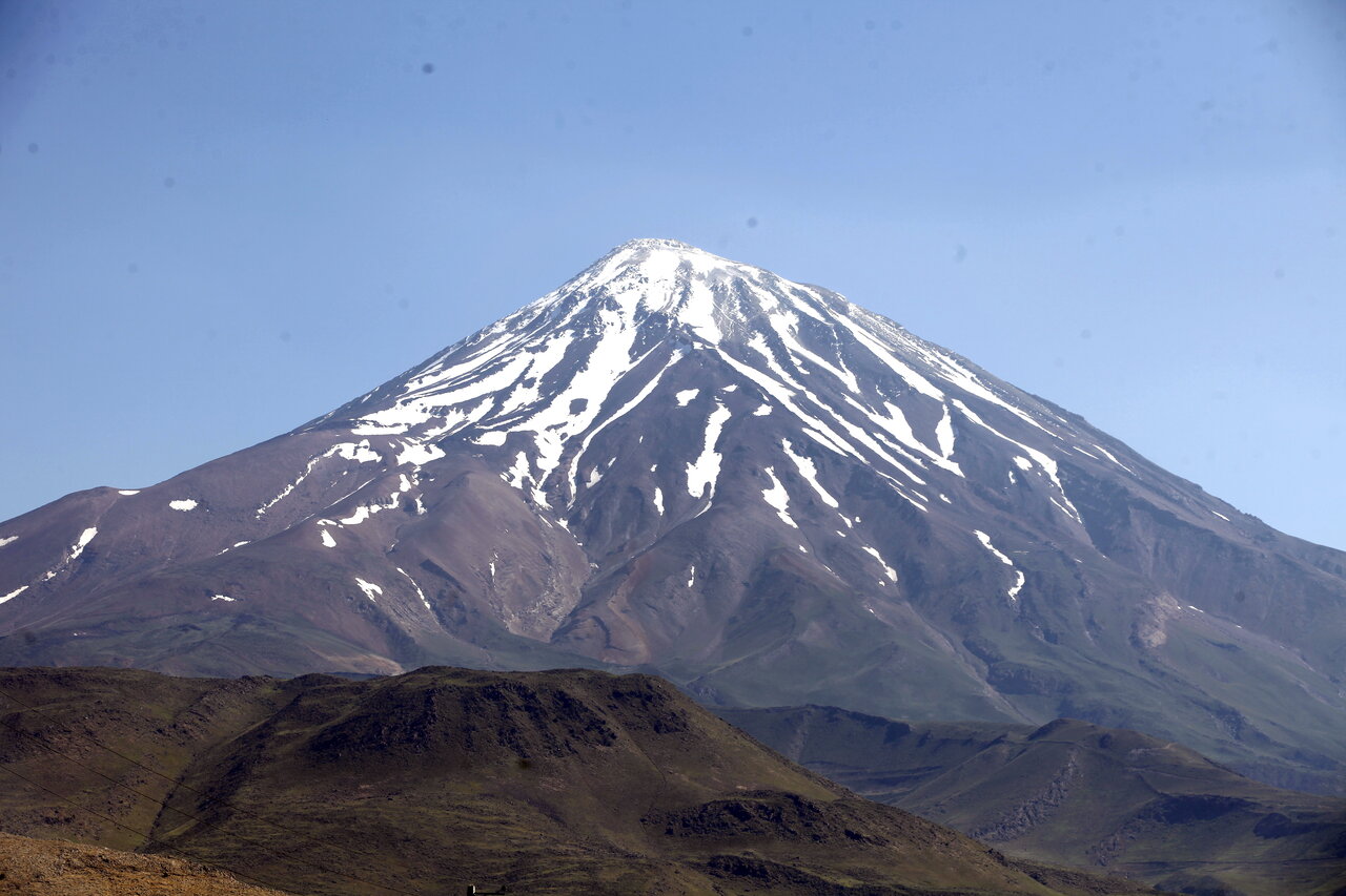 چند روایت معتبر از کوههای اساطیری کشور | از عبادتگاه کیخسرو تا کوه همیشه سوزان