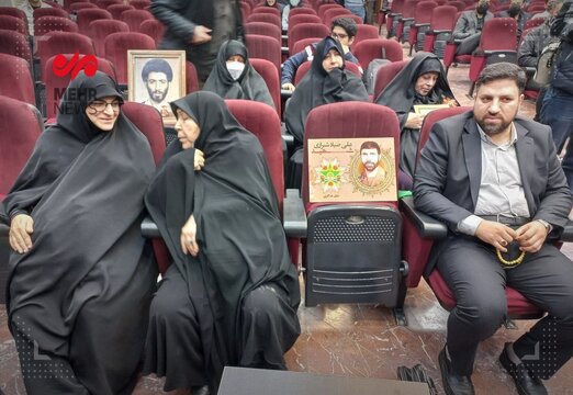 حضور خانواده شهید صیاد شیرازی در دادگاه منافقین