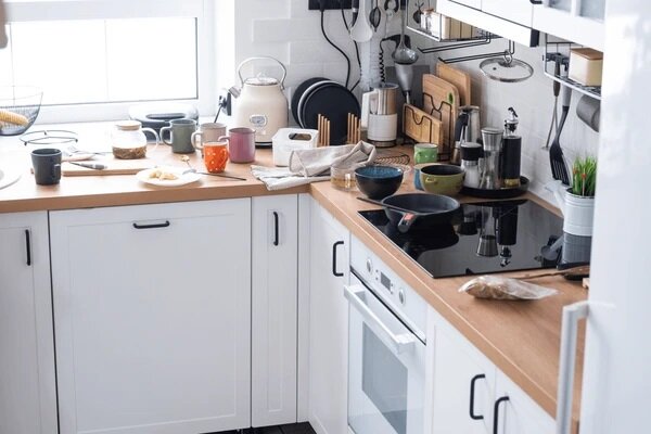 ۱۰ نکته مهم برای نظافت کامل و همیشگی آشپزخانه | چطور بهداشت عمومی را در خانه حفظ کنیم