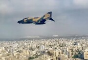 تصاویر پرواز شبح خلیج فارس بر فراز بندر عباس | ابهت این فانتوم ارتش را ببینید