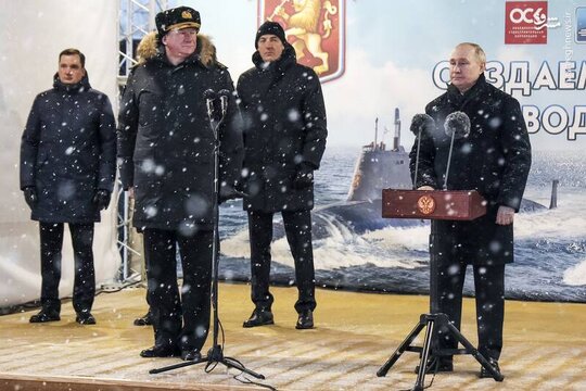 بازدید پوتین از ۲ زیردریایی هسته‌ای جدید روسیه