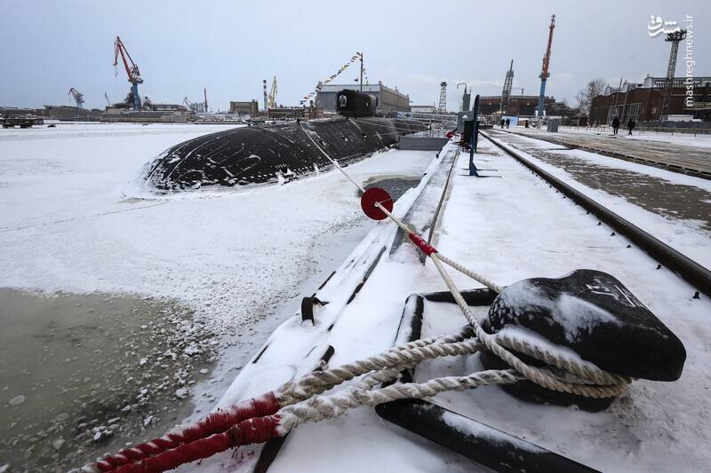 تصاویر | بازدید پوتین از ۲ زیردریایی هسته‌ای جدید روسیه