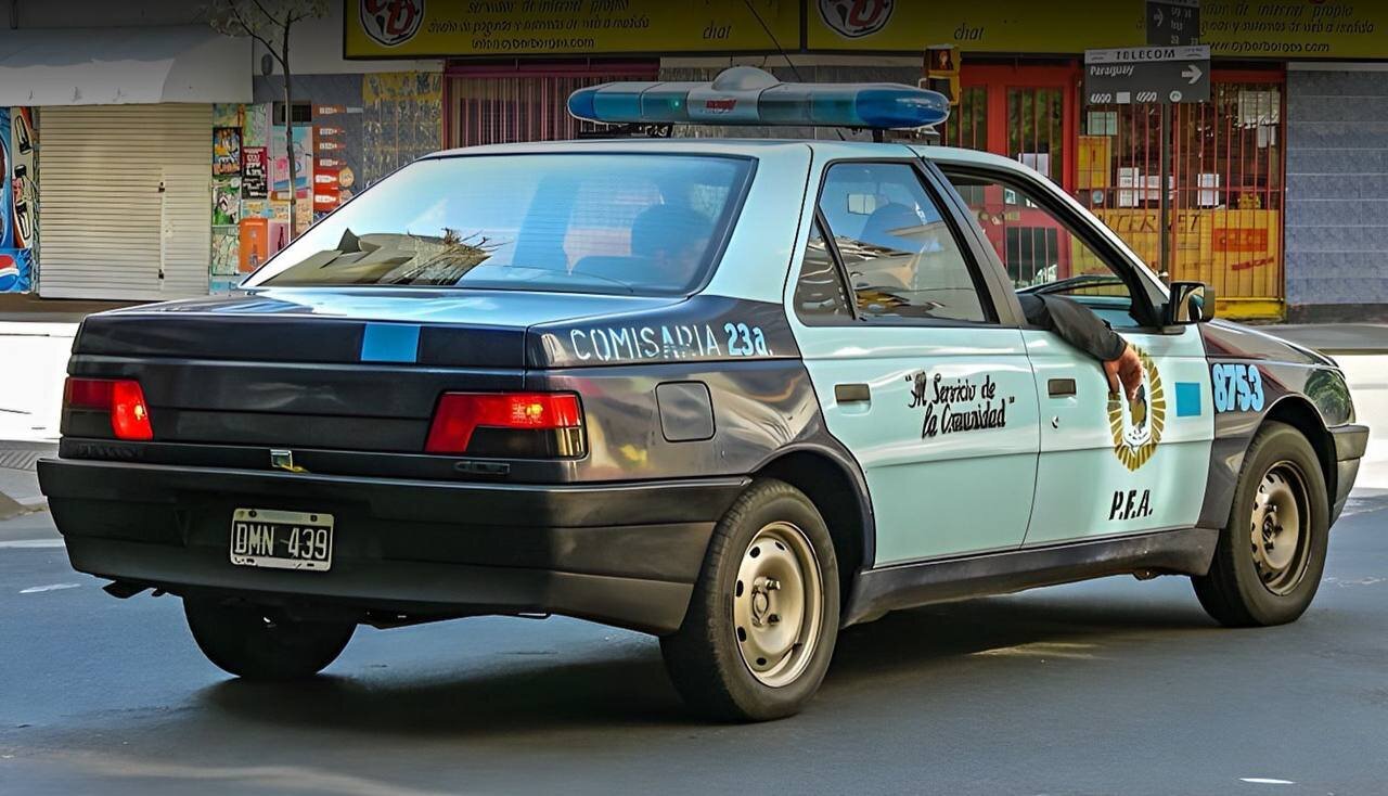 خودرو محبوب ایرانی ها در آرژانتین ماشین پلیس شد! | عکس