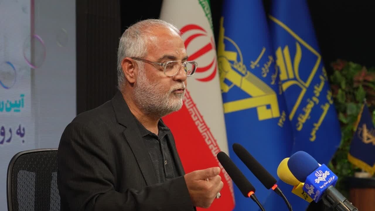 وقتی بی سیم چی ها ارتباطات ارتش عراق را برای طرحریزی عملیات ها شنود می کردند | سینه بی سیم چی ها مملو از اسرار جنگ است