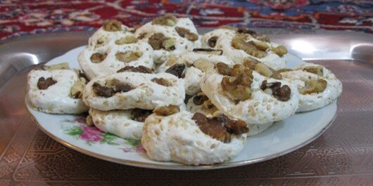 شیرینی‌های اسرارآمیز تهرانی‌ها برای شب یلدا | از لرزونک تا ماما جیم‌جیم