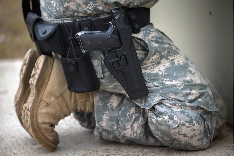 آشنایی با کلت کمری برتا ام ۹