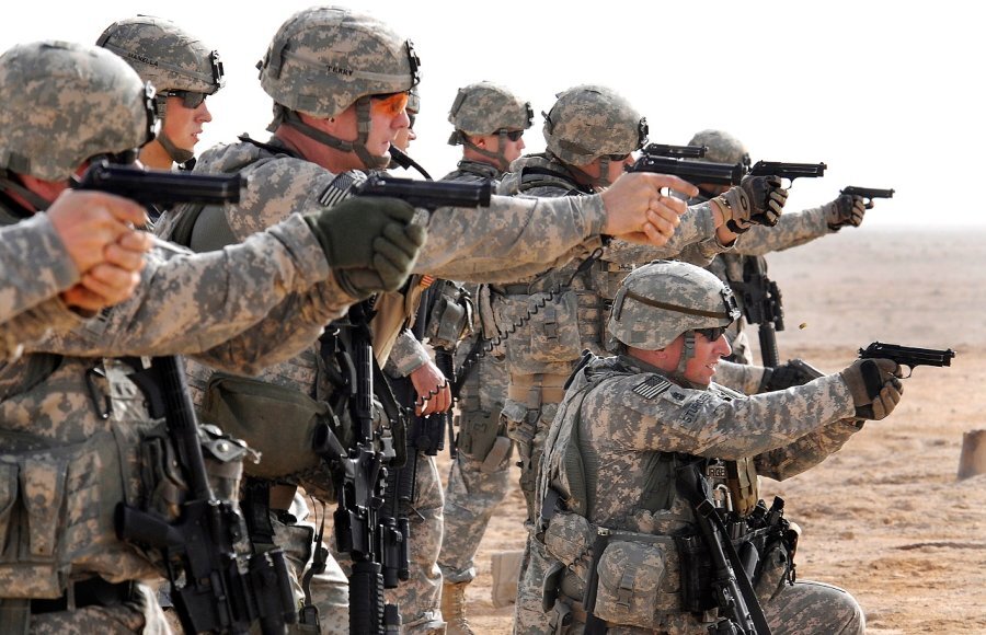 آشنایی با کلت کمری برتا ام ۹