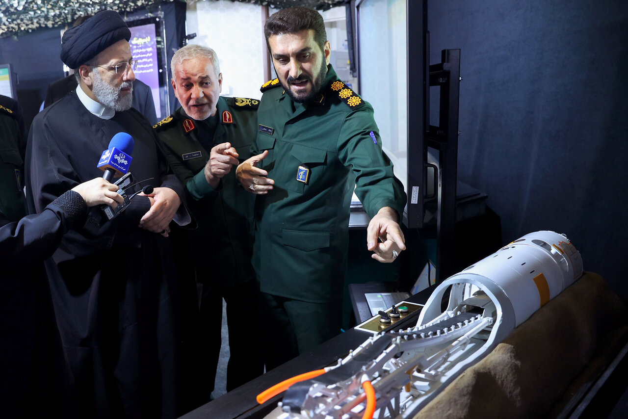 جزئبات و تصاویر بازدید رئیس جمهوری از قرارگاه خاتمالانبیا(ص)