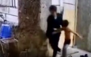(۱۶+) تصاویر نامردی نامادری ارومیه‌ای که در فضای مجازی دست به دست می‌شود | مادر ناتنی بی‌رحم‌ دستگیر شد | کودک چهارساله ضربه مغزی شد!