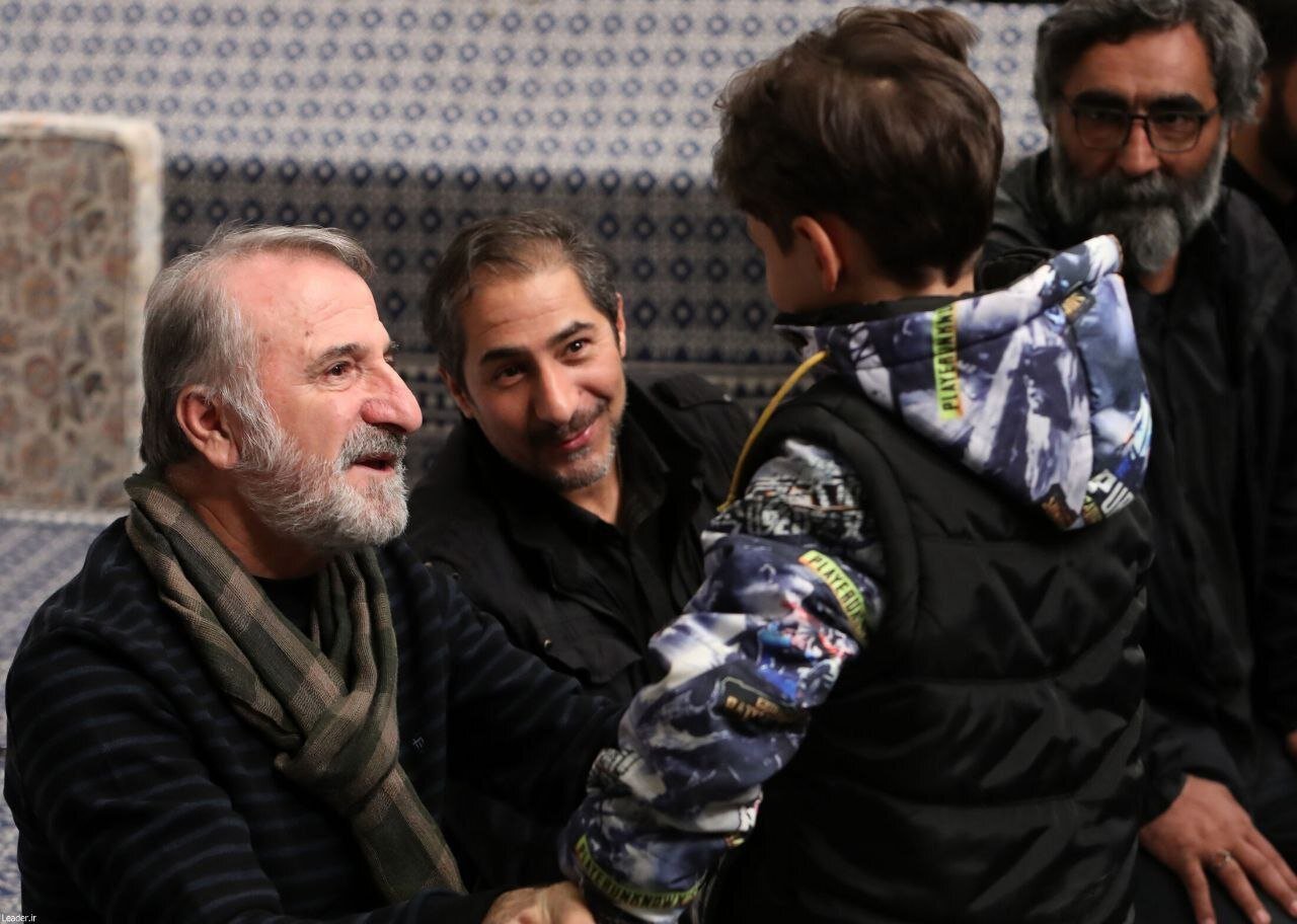 عکسی از مهران رجبی در مراسم فاطمیه بیت رهبری