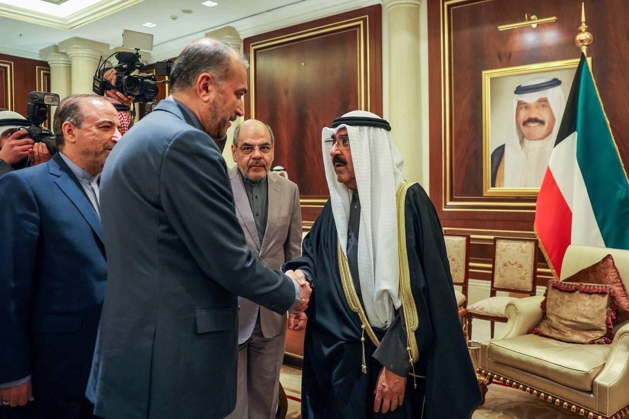 دیدار وزیر امور خارجه کشورمان و امیر جدید کویت