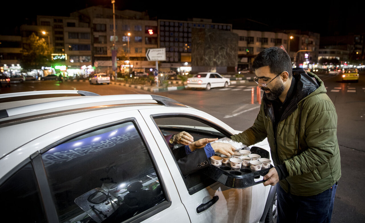 عطر چای روضه در تهران پراکنده شد | تصاویر