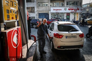 پالایشگاه‌ ها همچنان در منطقه امن؛ توزیع بنزین در جایگاه‌ ها بدون اختلال