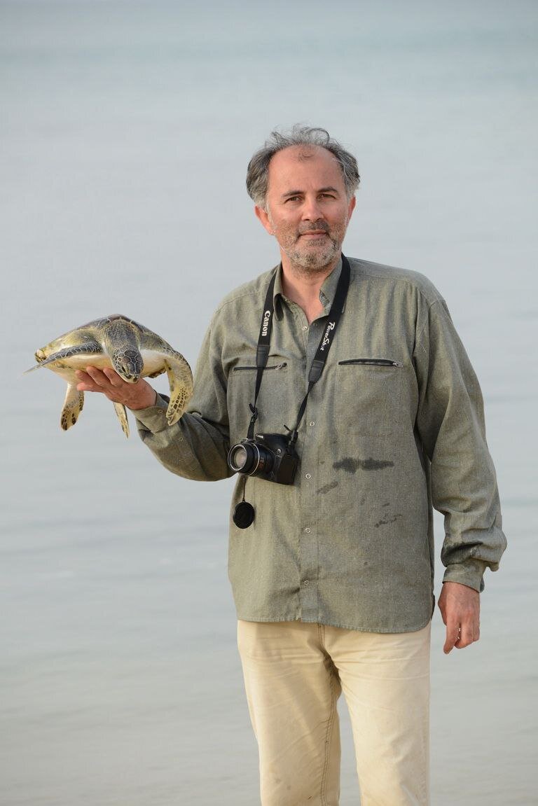 حیواناتی که پاسپورت دارند | ماجرای عجیب رشوه برای گرفتن پاسپورت حیوان خانگی