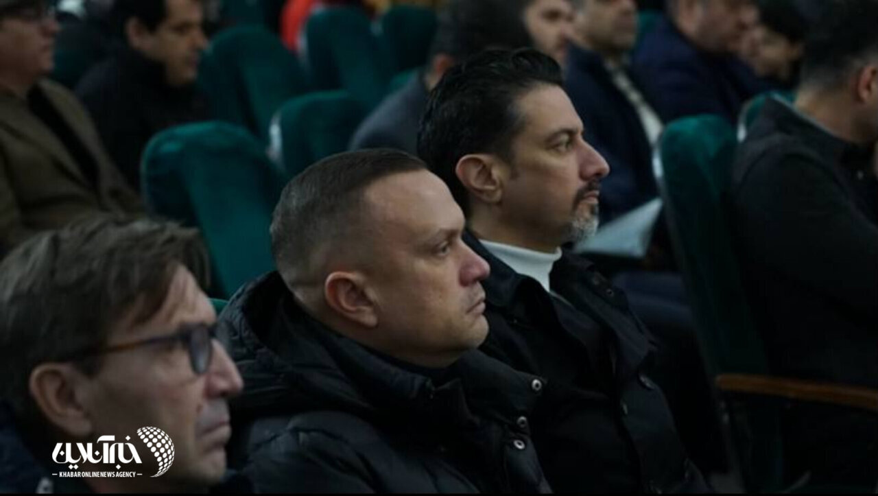 حضور قلعه نویی در مراسم ختم مادر مجری معروف | تصاویر