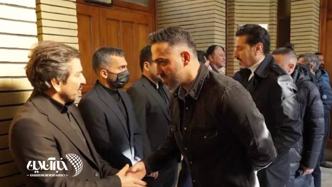 حضور قلعه نویی در مراسم ختم مادر مجری معروف | تصاویر