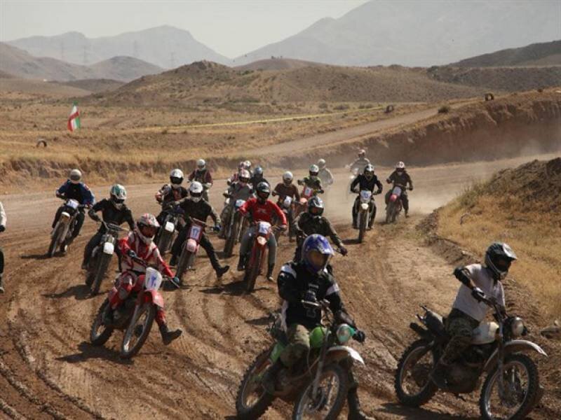 معرفی مکانهایی برای طرفداران تفریحات پرسرعت و پرهیجان | نان، عشق و موتور کراس!