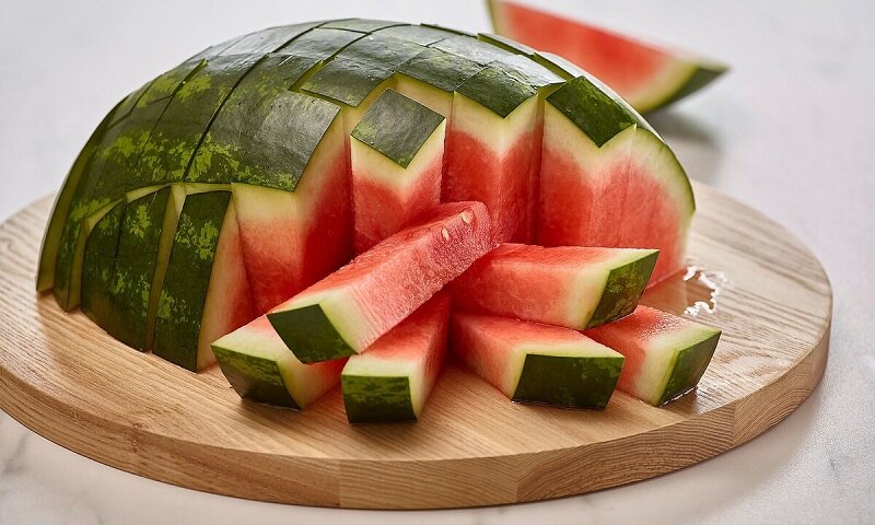 با مصرف این میوه خوشمزه و آبدار جوان شوید
