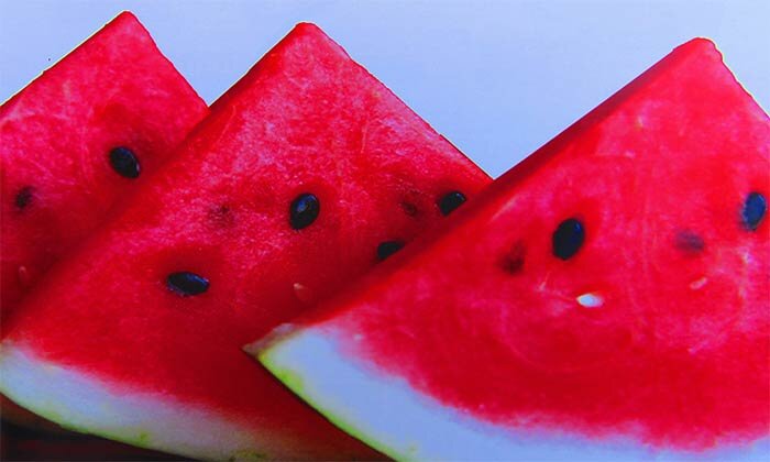 تشخیص هندوانه شب یلدا با این روشهای ساده | هر هندوانه ای را نخرید حتی به شرط چاقو! | شگردهای انتخاب هندوانه خوب و شیرین برای یلدا