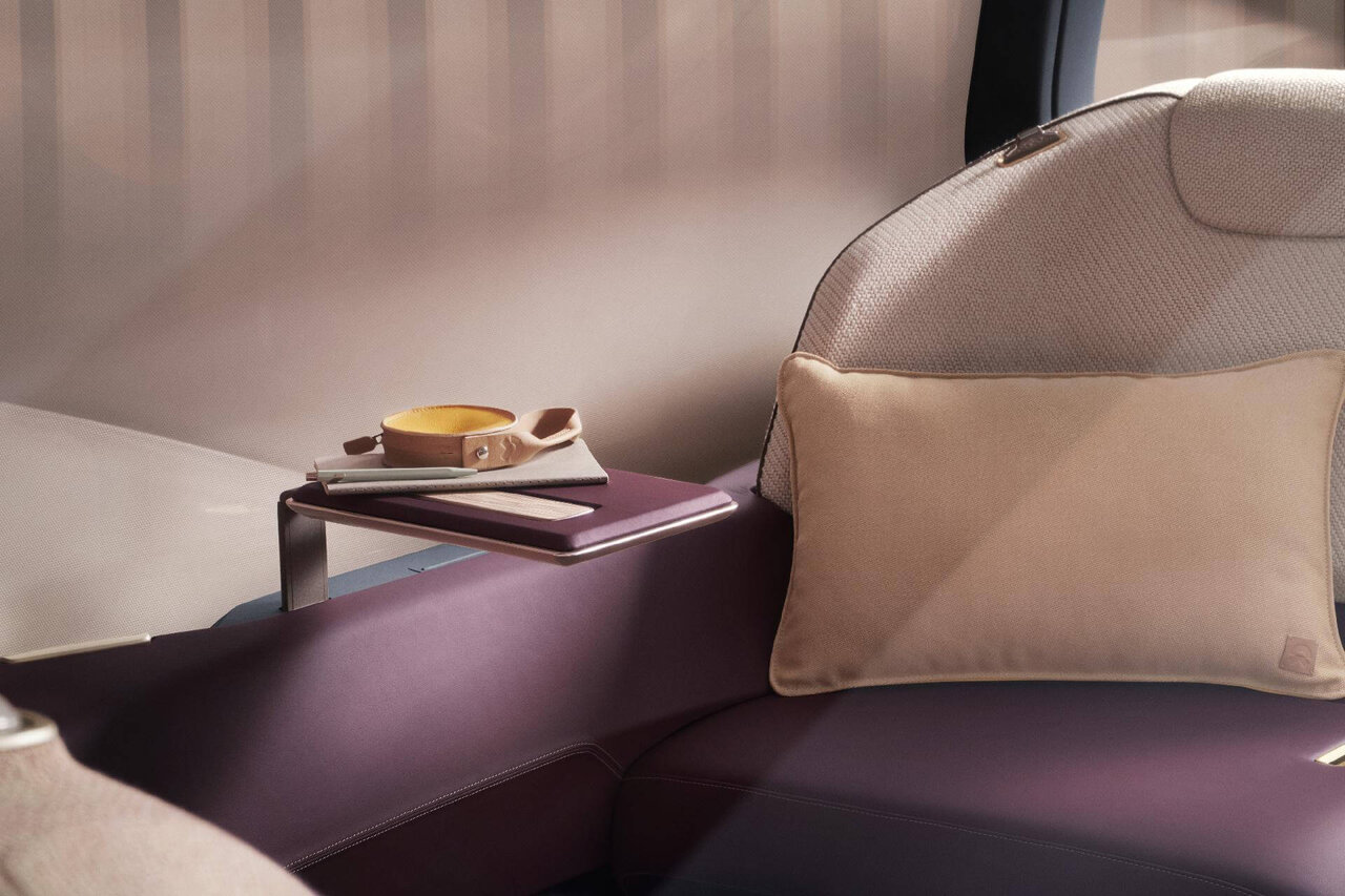 تصاویر | دوئل یک چینی با مرسدس بنز مایباخ | آغاز پایان حکمرانی خودروسازان سنتی