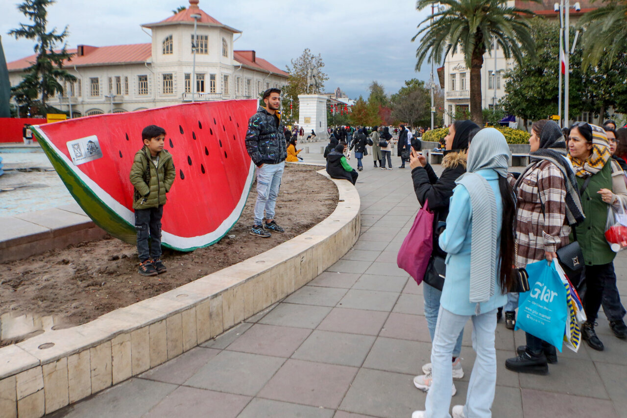 شب یلدای ۱۴۰۳ (۳۰ آذرماه) چند شنبه است ؟ | شب یلدا در کدام کشورها برگزار می شود ؟