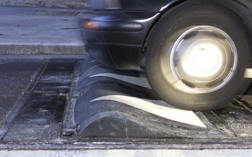 سرعت گیرهای هوشمند در سوئد | راهکارهای جالب برای کاهش سرعت رانندگان متخلف