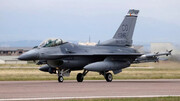 تصاویری از تیک آف F16 در هوای بارانی و صدای جذاب آن