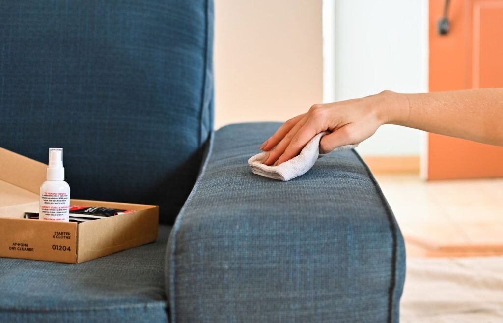 با کمترین هزینه مبل هایتان را بشورید