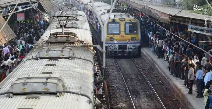 قطارهایی که هندی‌ها را به مقصد می‌رسانند!