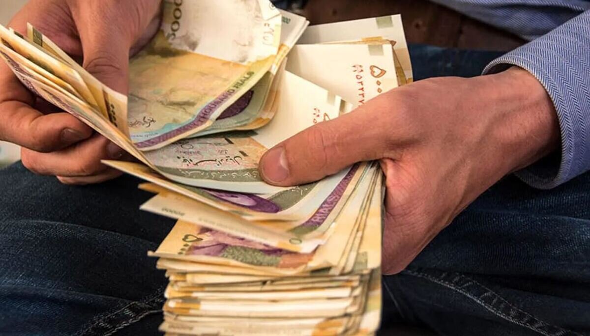 کارگران اخراجی، آزمایشی و نیمه وقت هم عیدی می گیرند؟ عیدی کارگران