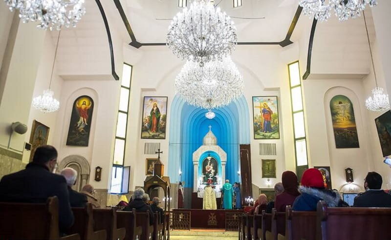 کلیساها، کنیسه و آتشکده در کنار مساجد