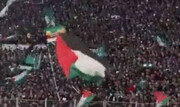 پرچم ۲ هزار متری فلسطین در قلب اسپانیا | ببینید