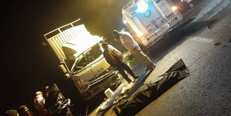 تصاویر تصادف مرگبار تریلی و پژو ۴۰۵ در اتوبان قم _کاشان