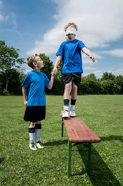 اگر اعتماد کردن به دیگران برایتان سخت است بخوانید