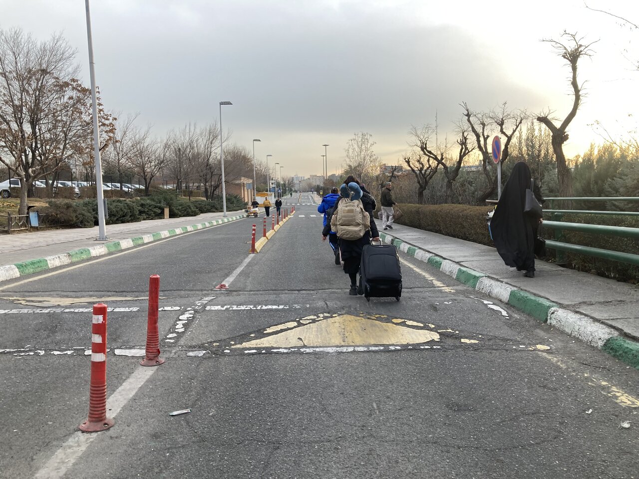 صبح علی الطلوع در پایانههای تهران چه خبر است؟ | این مسافران دنبال آرزوهایشان به پایتخت آمده اند