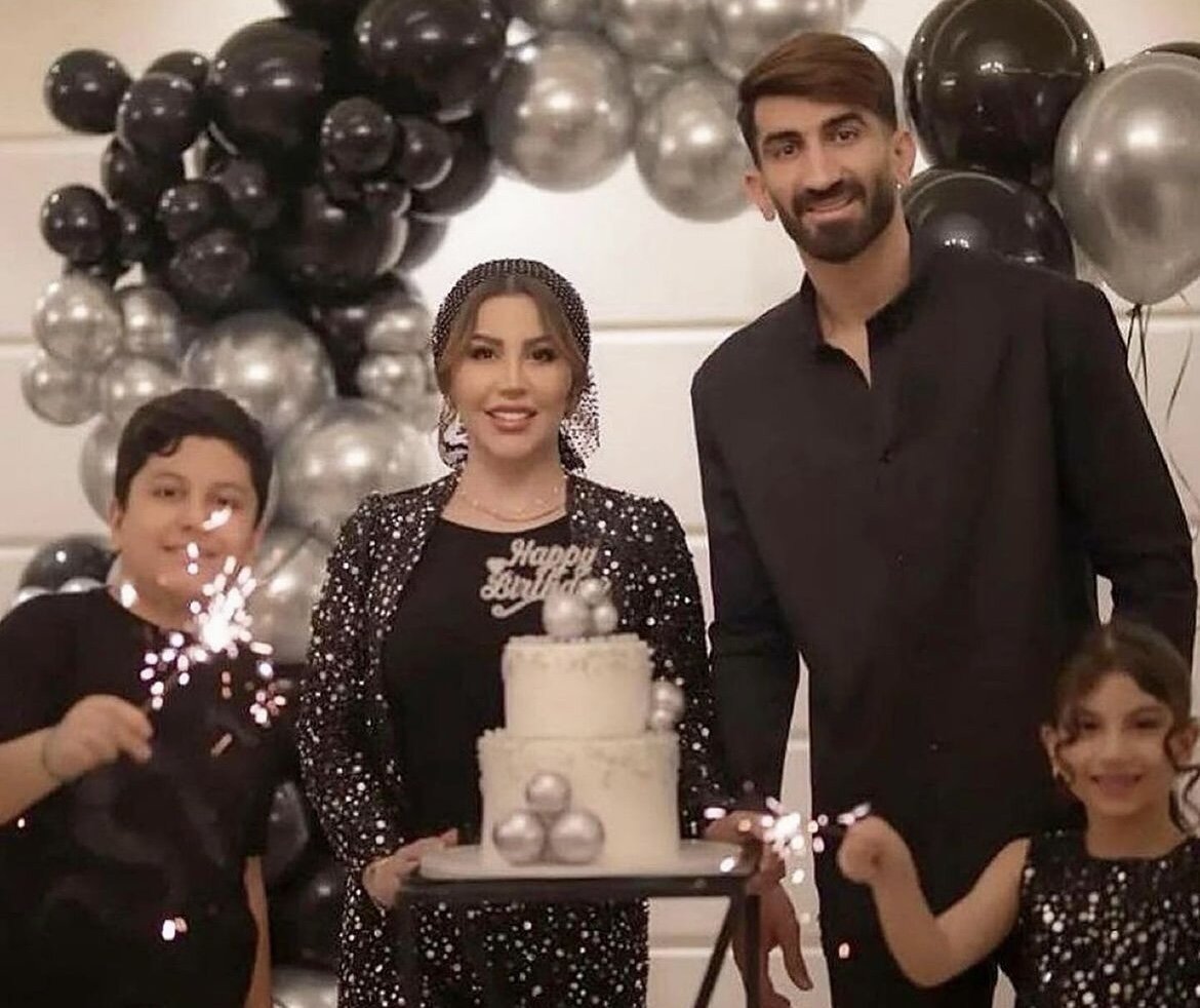 ژست علیرضا بیرانوند در شب تولد همسرش (عکس)