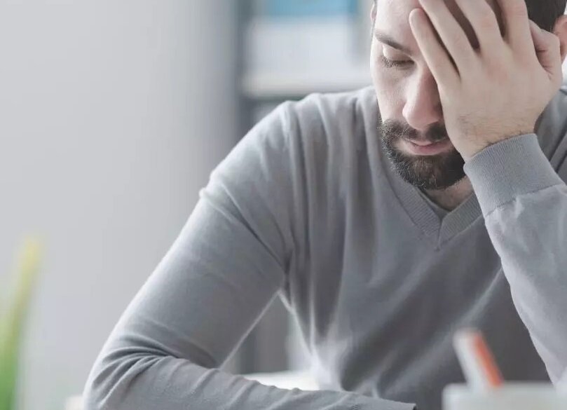 قهوه باعث سر درد میشود؟ | راههای پیشگیری از سردردهای ناشی از کافئین
